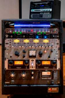 Rack de matériel studio